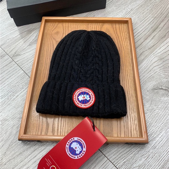 Canada Goose Black Knit Beanie - Picture 1 of 8
